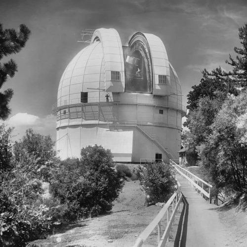 Observatory dome of the Hooker 100-inch telescope, Mount Wilson Observatory.